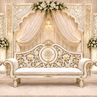 Ensemble de canapés de mariage élégant blanc et or sculpté pour scènes de réception de luxe, style royal Bollywood, ensemble de canapés en bois pour la mariée et le marié, USA