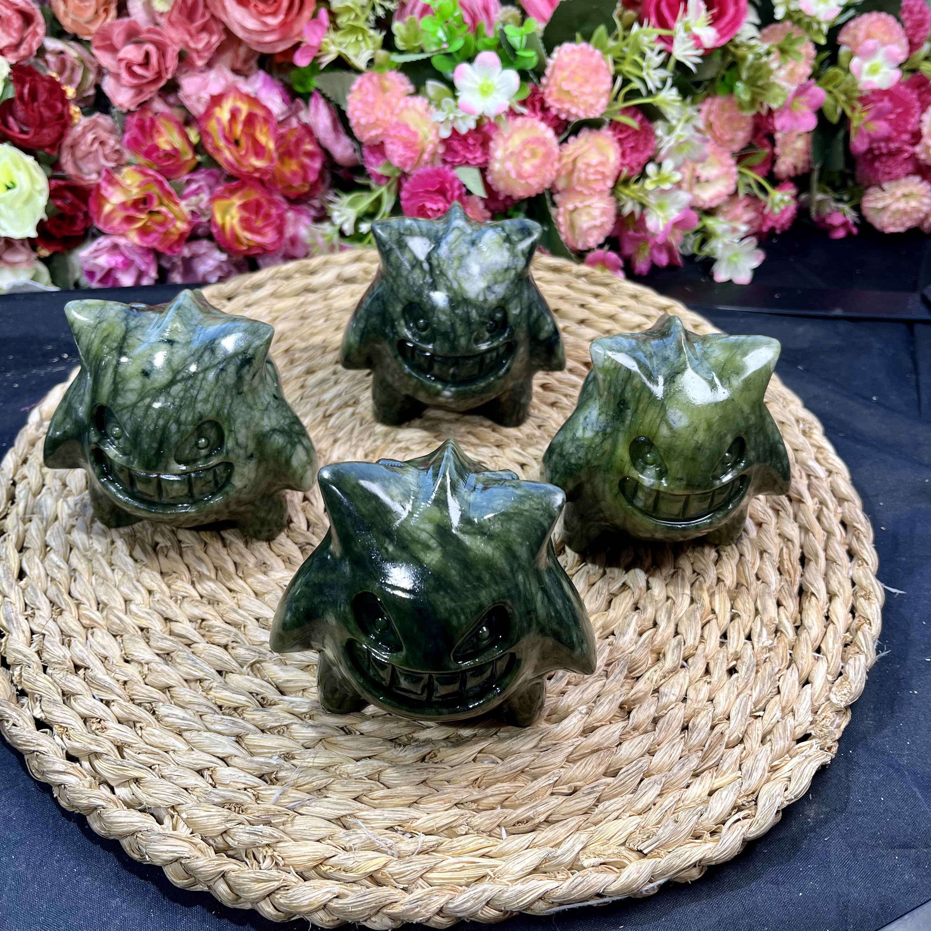 Gengar sculpté en cristal de jade Xiuyan