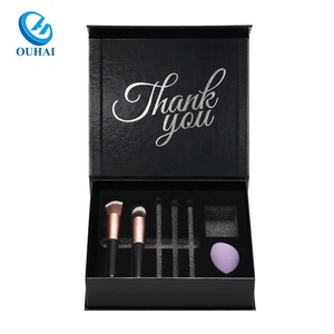 <span class=keywords><strong>Caja</strong></span> de brochas de <span class=keywords><strong>maquillaje</strong></span> de embalaje de papel hecho a mano de lujo negro con imanes - Product Image 2