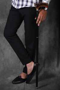 Bastón de Resina y Madera para Caminar con Mango Ergonómico, Acabado Liso y Construcción Duradera - Product Image 4