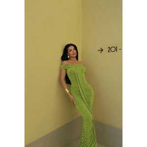 Robe de soirée formelle verte A-Line Naselinta avec sequins, perles, fleurs et plumes, disponible en tailles XS, longueur au sol ou au genou, effet 3D - Product Image 4