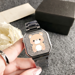 Reloj de Cuarzo Cuadrado de Diseño Minimalista y Elegante de la Marca Española Touses, con Incrustaciones de Diamantes - Product Image 5