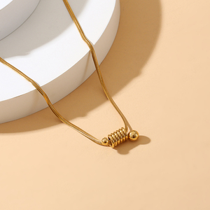 Collier en acier inoxydable avec pendentif torsadé en forme de lune plaqué or pour femme, cadeau à la mode, <span class=keywords><strong>2022</strong></span> - Product Image 4