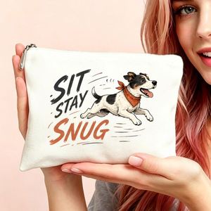 Trousse de toilette imprimée chien 'Sit Stay Snug' pour Maman, Filles, Amies, Ados - Cadeau idéal pour femmes - Product Image 4