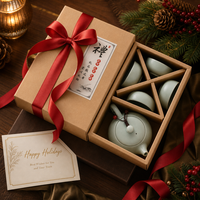 Service à thé en céramique émaillée pour cadeau de mariage chinois, théière et quatre tasses avec boîte de transport en papier kraft pour les invités de la cérémonie