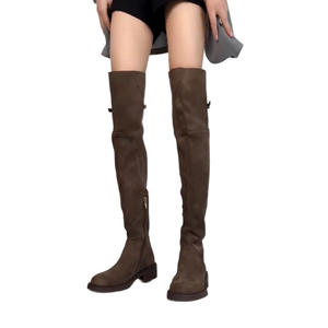 Version en cuir de vachette~Bottes Chelsea rétro en daim pour femme, montantes au-dessus du genou, polyvalentes, avec fermeture éclair latérale, semelle extérieure en caoutchouc, talon épais, coupe ajustée - Product Image 5