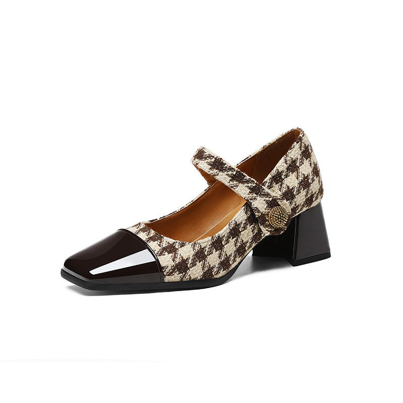 สีน้ำตาล