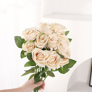 Rosas Artificiales Color Champán, Tecnología de Flocado, Decoración para Bodas, Tela de Poliéster de Alta Simulación - Product Image 2