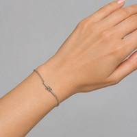 Bracelet en acier inoxydable hypoallergénique, design exclusif, style minimaliste argenté, chaîne fine exquise, polyvalent et empilable