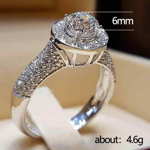 Anello con Cristallo Taglio Rotondo Grande per Donne, Elegante Accessorio Moda per Uso Quotidiano e Feste - Product Image 4