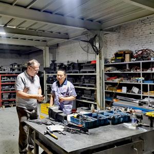 Kunden spezifische CNC-Bearbeitungs dienste Blech bearbeitung mit Stanz biege lasers chneide maschinen Metallteil herstellung - Product Image 5