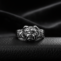 Bague Yunnique personnalisée en acier inoxydable 316 avec tête de chien gothique en pierre naturelle, pour homme, fine, à textures contrastées, style punk sombre, pour le quotidien