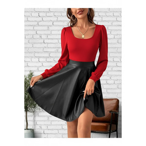 Vestido de cuero rojo con falda, mangas largas y escote cuadrado para mujer, ideal para fiestas de cóctel. - Product Image 2