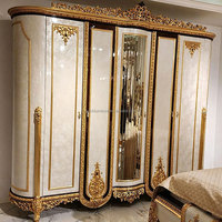 Lit en bois sculpté de style royal, finition dorée baroque, style victorien orné, cadre en bouleau massif, chambre principale