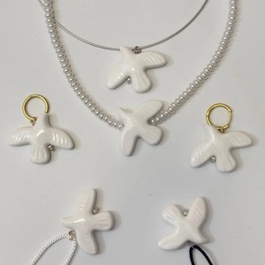 Collana Vintage con Perle, Ramo d'Ulivo e Colomba della <span class=keywords><strong>Pace</strong></span> Bianca, Accessori di Gioielleria per Donne - Product Image 1