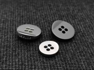 SANKO Özelleştirilmiş Metal Düğmeler Gömlek İçin 4 Delikli 4 Gözlü Çevre Dostu Kaplama Erkek Kadın Giyim Toptan Satış - Product Image 2