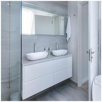 Meuble-lavabo de salle de bain moderne flottant en bois CBMmart avec double vasque, miroir intelligent avec éclairage LED et robinet pour appartement