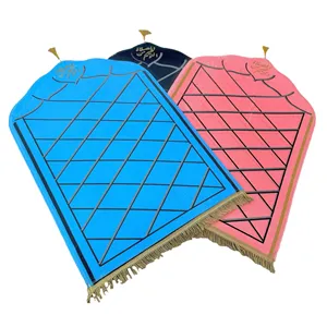 Soft Muslim Prayer Mat For Muslim Comfortable Blanket And Style Of Carpet With Sponge Non-Slip