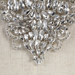 Nuova <span class=keywords><strong>collezione</strong></span> di fashional rhinestone e del cristallo di cerimonia nuziale di applique del vestito <span class=keywords><strong>motivi</strong></span> RM402 - Product Image 3