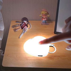 Luz USB para Bolso, Llavero con Sensor Táctil, Luz LED para Bolso, Lámpara Nocturna con Forma de Corazón y Estrella - Product Image 5