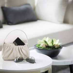 Type-C Rechargeable IOS-Compatible Compact Smart Tracking Device pour Sacs et Cartes pour Enfants - Product Image 3