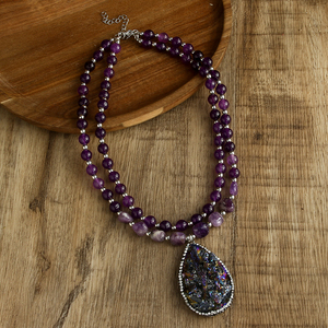 Neue Modische Damen-Halskette mit Perlen im Boho-Stil, 2-Lagige Naturstein-Hämatit-Kette mit Unregelmäßigem Druzy-Anhänger, Kurze Halsketten - Product Image 6