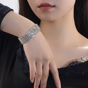 Nouveau bracelet à breloques en strass, style coréen, version coréenne, doux et tendance, pour femme, collection 2026 - Product Image 3