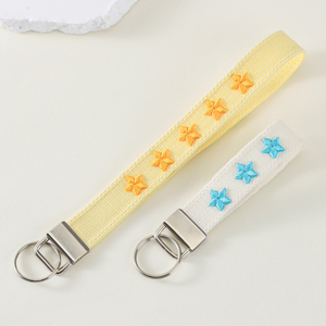 Tùy Chỉnh 3D Thêu Trái Tim Vòng Tay Dây Đeo Keychain Thời Trang Kim Loại Chìa Khóa Xe Chủ Với Thêu Quà Tặng Cho Phụ Nữ - Product Image 4