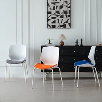 Chaise de formation et de réunion empilable moderne sans accoudoirs, en plastique, avec structure métallique, pour salle d'attente et bureau