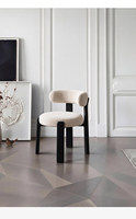 Chaise de salle à manger en bois massif de style moderne du milieu du siècle, fauteuil à dossier en velours côtelé français, chaise à dossier rembourré de designer nordique haut de gamme