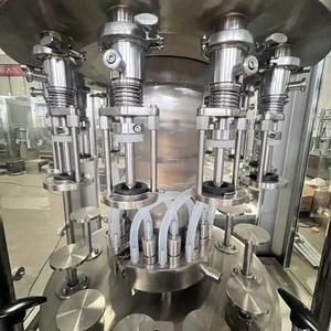 <span class=keywords><strong>Machine</strong></span> de remplissage de bouteilles en verre entièrement automatique, <span class=keywords><strong>machine</strong></span> de mise en bouteille à contre-pression rotative 50 ml 750 ml pour spiritueux et vin - Product Image 4