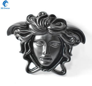 Etichetta decorativa a forma di testa di Medusa umana nera opaca per mobili - Product Image 4