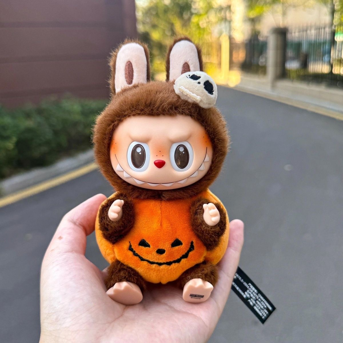 Labubuのハロウィンぬいぐるみ POP MART Labubu Happy Halloween Party Series Sitting Pumpkin