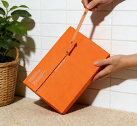Boîte d'expédition en carton ondulé avec bande détachable, impression couleur personnalisée de luxe, faible MOQ, emballage haut de gamme pour vêtements, cosmétiques, parfums, cadeaux