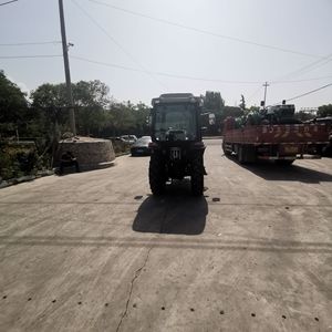Mini Tractor de 25hp, 30hp, 35hp, 40hp, 45hp, 50hp, 60hp, 70hp, 80hp, 4x4, Maquinaria Agrícola, Equipo de Arado - Product Image 3