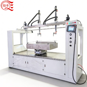 Machine de peinture électrostatique à commande PLC à cinq axes / six axes / neuf axes pour produits de formes variées <span class=keywords><strong>avec</strong></span> peinture PU UV - Product Image 1