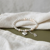 Bracelet élastique perlé en argent plaqué avec breloque cœur style Bohème et perle ronde d'eau douce