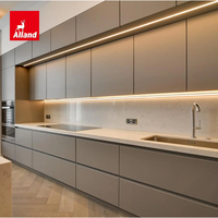 Armoires de cuisine en contreplaqué sur mesure Alland, style moderne, ensemble d'armoires de cuisine modulaires intégrées, prêtes à assembler pour appartement