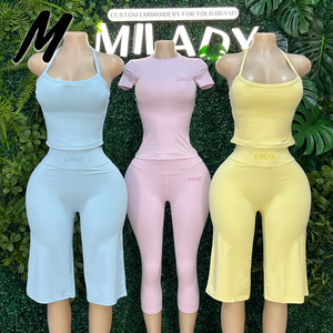 Set Sportivo da Donna in Nylon ad Alta Elasticità, Top Corto con Spalline Incrociate e Pantaloni Capri da Yoga, Set Due Pezzi, Logo Personalizzabile - Product Image 5