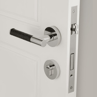 Poignée de porte en cuir motif Lychee avec base en laiton Poignée à levier chromée moderne pour décoration élégante de la maison et de l'hôtel
