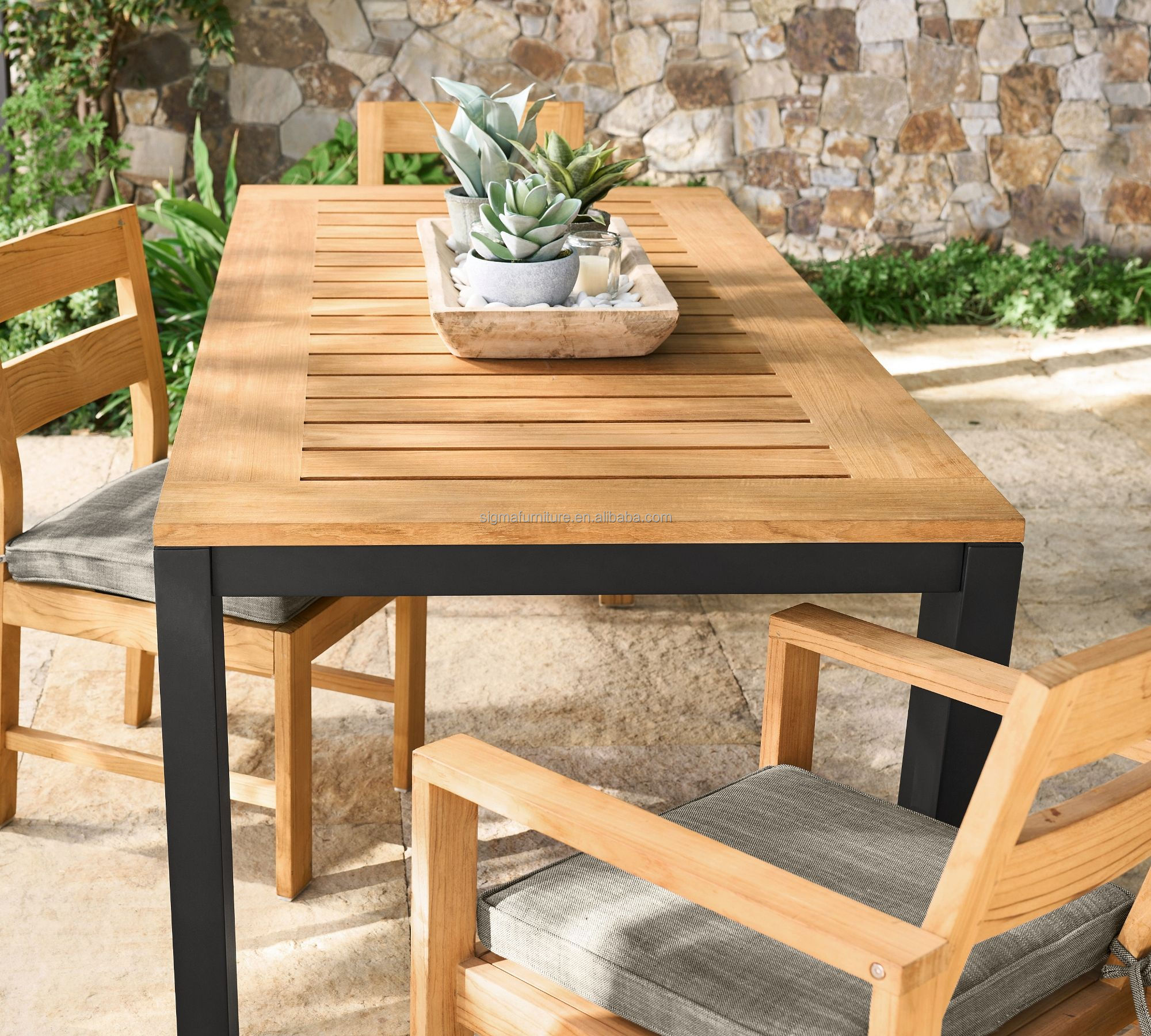 All weather outdoor aluminum alloy garden rust-proof dining table with teak wood on the table top