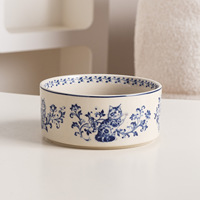 Bol pour chat en céramique de porcelaine bleue et blanche NicePets |   Motif bleu vintage en forme de saule avec support en acacia |   Bol de nourrissage surélevé anti-renversement