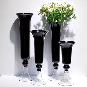 Grand vase à <span class=keywords><strong>fleurs</strong></span> cylindrique en verre noir centres <span class=keywords><strong>de</strong></span> table Vases en verre <span class=keywords><strong>Depot</strong></span> - Product Image 1