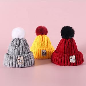 <span class=keywords><strong>Pet</strong></span> Roupas Cão Gato Malha Chapéu Festival <span class=keywords><strong>Pet</strong></span> Traje, Natal Cão Gato Santa Chapéu de malha com Pom Pom, Bonito Animal Photo Prop - Product Image 3