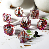 Contoh gratis dadu khusus Set dadu polihedral dnd dadu inti binatang Resin pabrikan untuk permainan d & d tupai