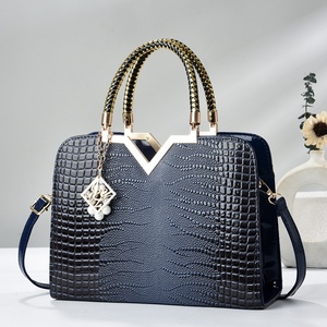 Nouveaux Sacs Bandoulière Élégants et Tendance <span class=keywords><strong>Grande</strong></span> <span class=keywords><strong>Capacité</strong></span> 2026 pour Femmes – Sacs <span class=keywords><strong>à</strong></span> <span class=keywords><strong>Main</strong></span> de Luxe du Fabricant - Product Image 3