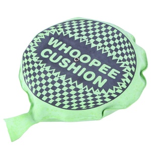 Coussin personnalisé qui fait du bruit de frottement, auto-gonflant, hygiénique, drôle, cadeau farceur, blague, jouet qui fait des farts, couleur (25 x 25 cm) - Product Image 3