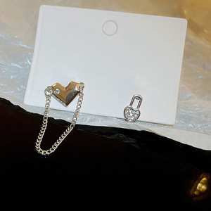 Orecchini a perno asimmetrici a forma di cuore con catena, eleganti, stile minimal e cool, gioielli da donna alla moda, per uso quotidiano, regalo chic - Product Image 5