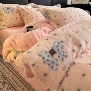 Set Empat Potong Berkualitas Fleece Bayi Ramah Kulit dan Nyaman, Tahan Air Kelas-A untuk Penggunaan di Rumah saat Musim Gugur - Product Image 5