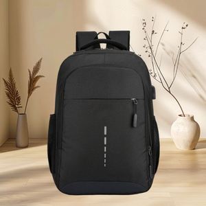 Mochila para Portátil Impermeable de 15 Pulgadas con Diseño Moderno para Hombre, Mochila de Viaje Multifuncional con Franja Reflectante y Puerto USB - Product Image 4